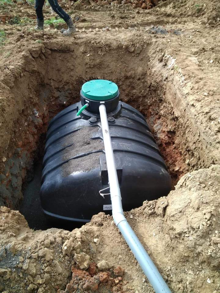 Installation de récupérateur d'eau pluviale Mesnils-sur-Iton